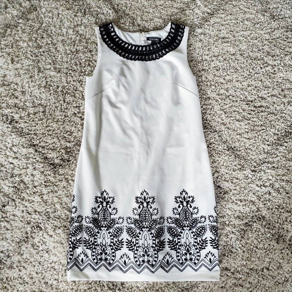 Roz & Ali Black and White Embroidered Dress - Sz 4